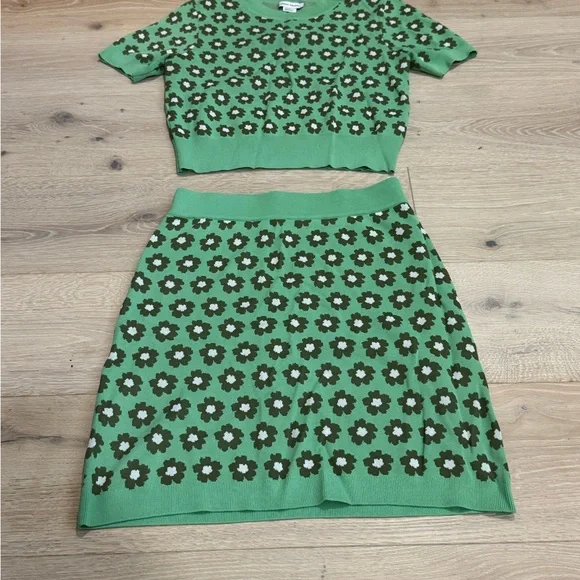Green retro Floral Knit shirt/skirt set - Picture 9 of 12
